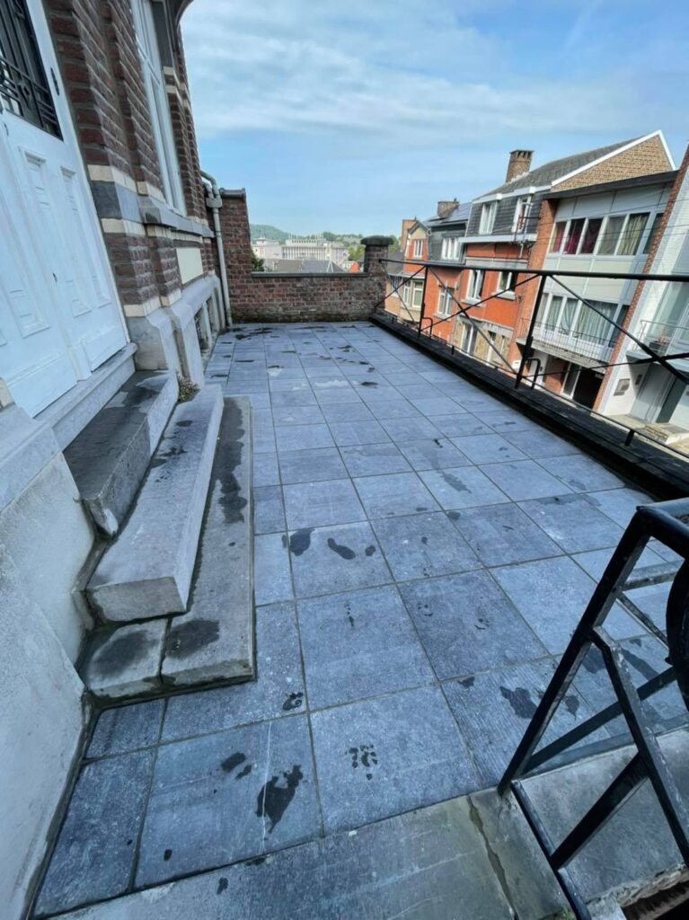 carrelage de terrasse en pierre naturelle